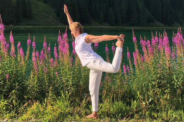 Hatha Yoga YOGA SUNANDA Frühlinkgkurse 2019